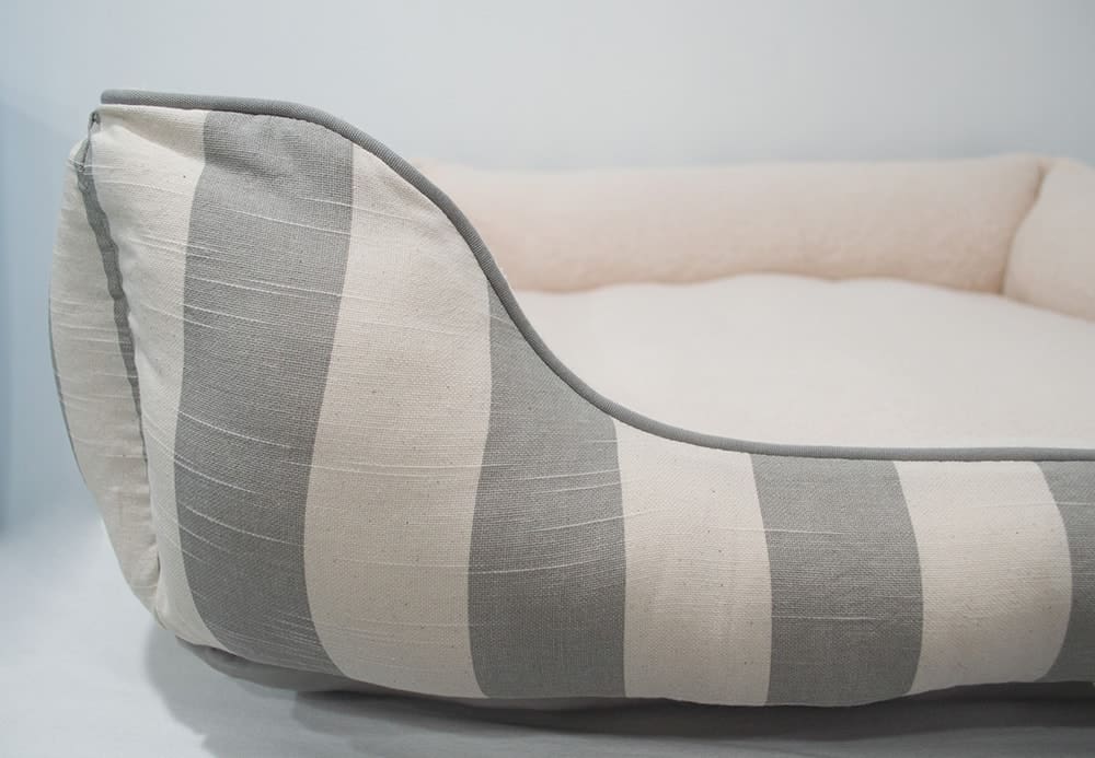cuddle x large dog bed grey ivory stripe sherpa lambs wool min